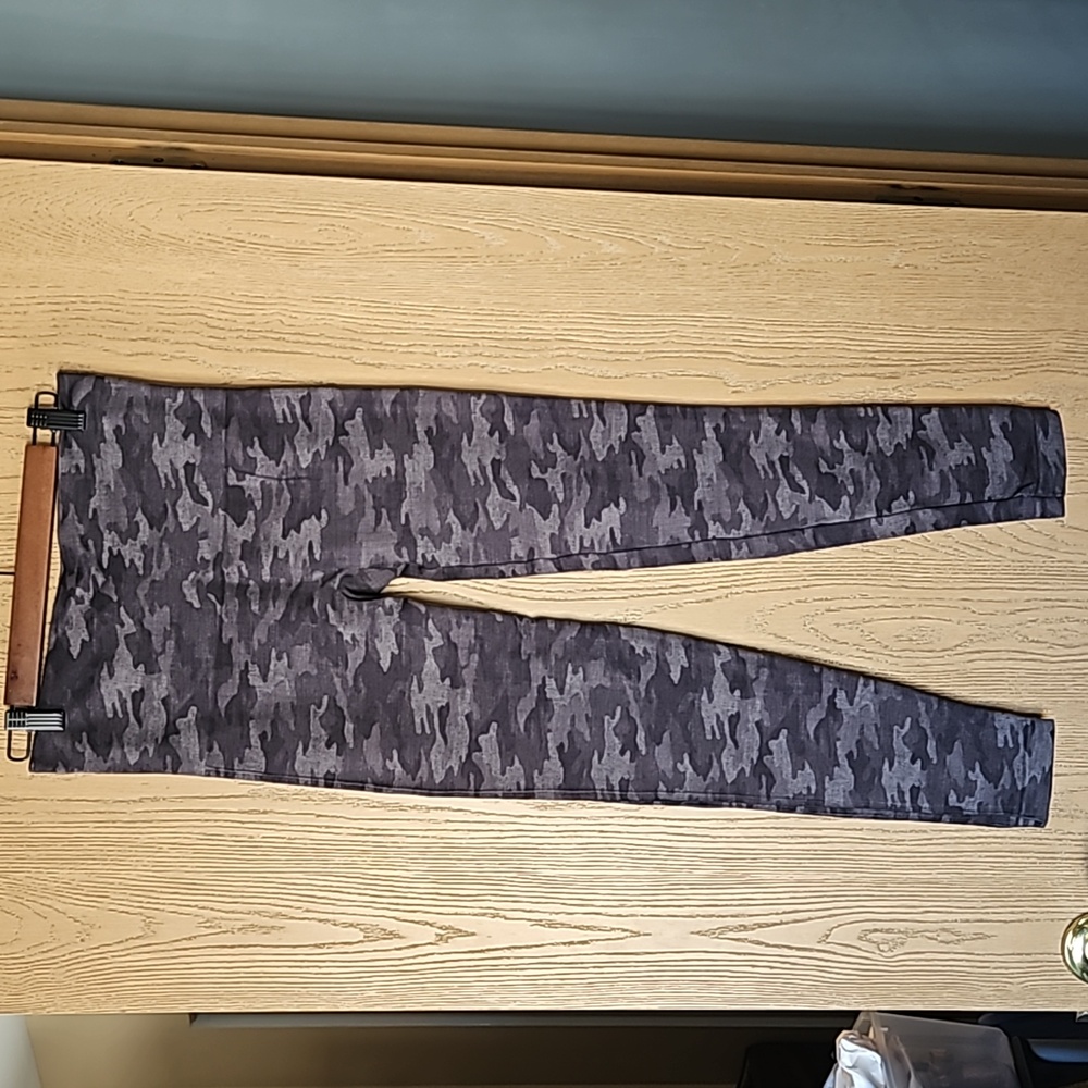 Spanx black & grey camo leggings